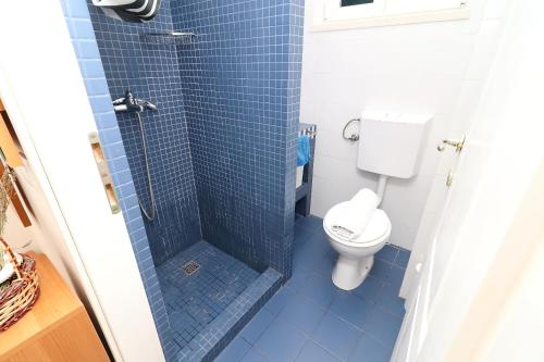 Koupelna v ubytování Apartments Trstenica