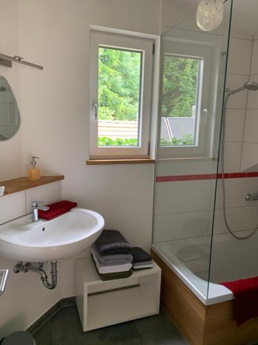 Ένα μπάνιο στο Ferienwohnung Schatzkisterl