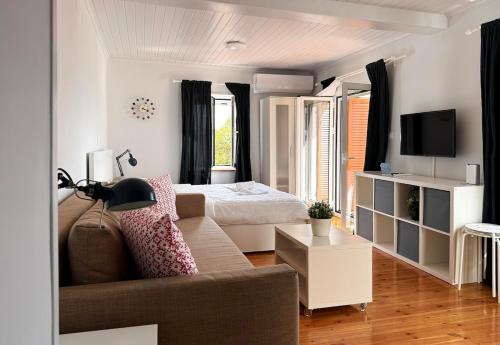 Delphi Sunset Studio