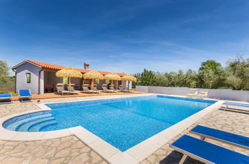 Πισίνα στο ή κοντά στο Marceta - Apartments & Rooms with Swimming Pool