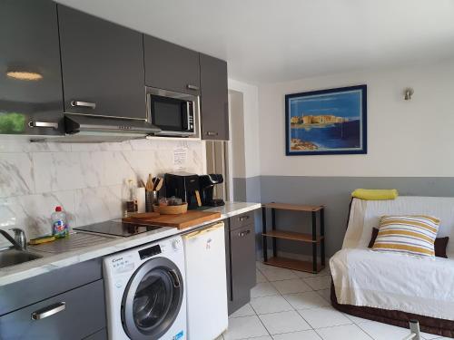 Photo de la galerie de l'établissement Appartement indépendant dans maison avec parking gratuit, à Grasse