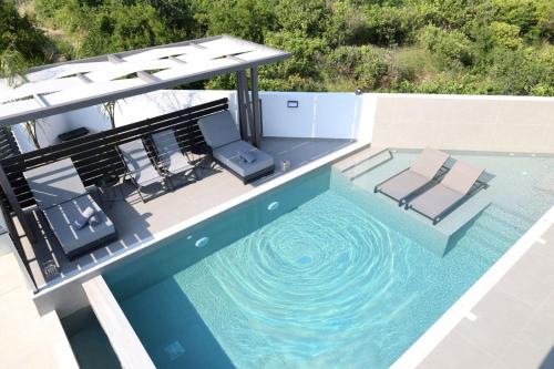 Villa Viventia with Heated Pool