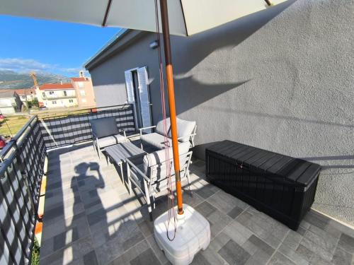 Apartman Lauraにあるバルコニーまたはテラス