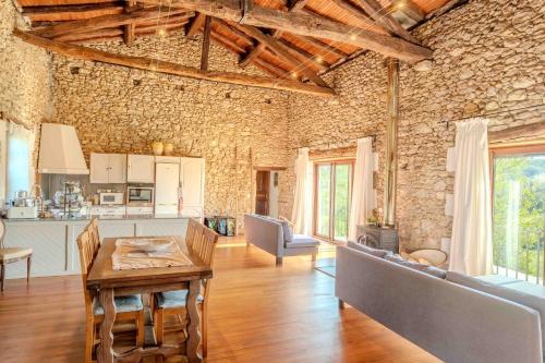 Η κουζίνα ή μικρή κουζίνα στο La Bastide