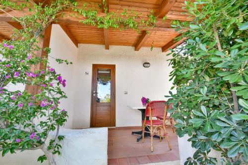 Κήπος έξω από το Trezene Village