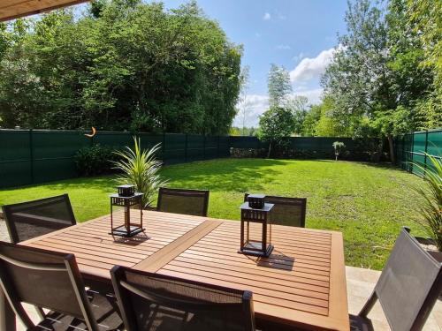 Photo de la galerie de l'établissement Les Tamaris, à Sainte-Terre