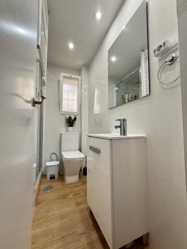 Fee4Me Bright and Central Flat