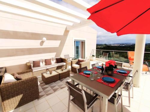 Sol Mar Penthouse by Da Costa