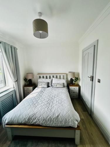 Una cama o camas en una habitación de Connemara Ocean Escape