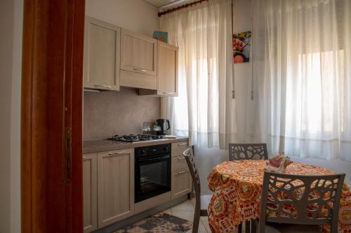 Η κουζίνα ή μικρή κουζίνα στο Camurria house