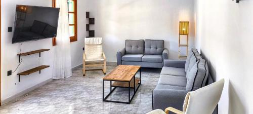 54 Escape Naxos