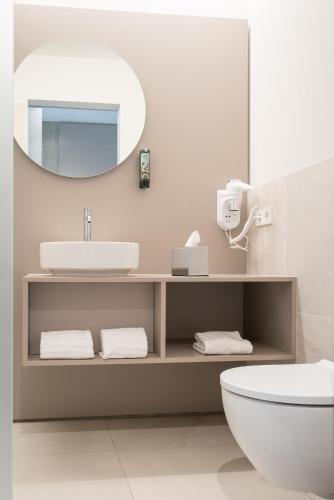 Koupelna v ubytování RELAXANS Wellness & Hotel