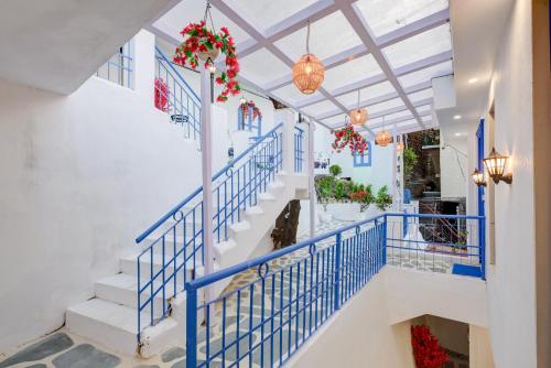 Fotografie z fotogalerie ubytování A Santorini Home - By Le Rêve 5Mins from Mall Road v destinaci Mussoorie