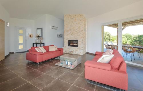 Nice Home In Bonifacio