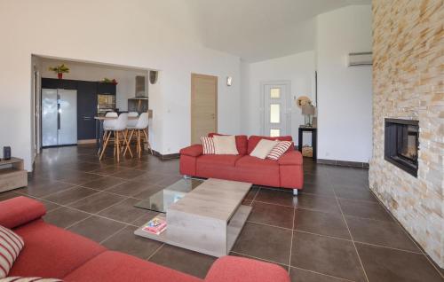Nice Home In Bonifacio