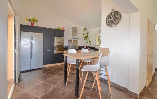 Nice Home In Bonifacio