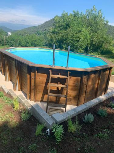 Bazén v ubytování Allotjament Rural Mas Gingi nebo v jeho okolí