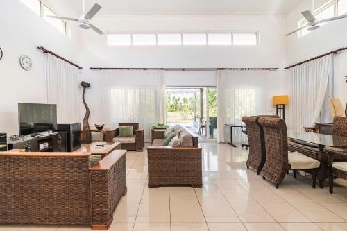 Afbeelding uit fotogalerij van Private Punta Cana Villa with Pool & Golf View in Punta Cana
