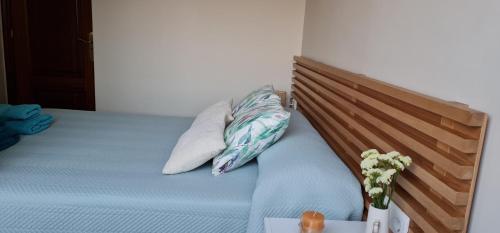 Postel nebo postele na pokoji v ubytování Estudio céntrico con terraza