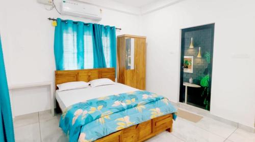 Ένα ή περισσότερα κρεβάτια σε δωμάτιο στο Castaway Inn