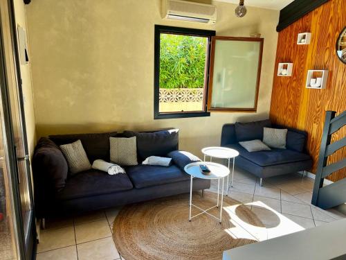 Maison T3 climatisée parking privé cellier et cour sans vis à vis