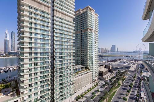 2 BR, private beach access, sea view, Emaar beach front