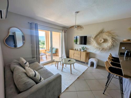 Apartment with pool view Salina Bay Porto-Vecchio