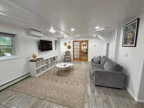 Televisyen dan/atau pusat hiburan di Ultra Contemporary Loft