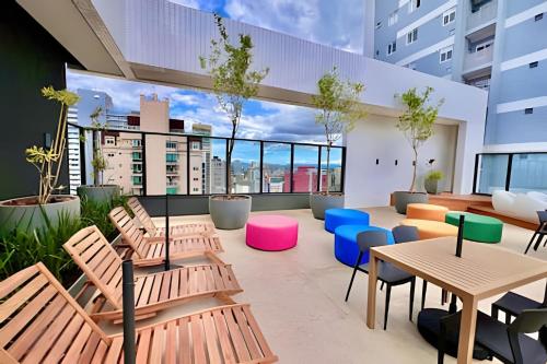 Et opholdsområde på IncoMpArÁvEl Studio MoDeRno c/Sacada e Garagem