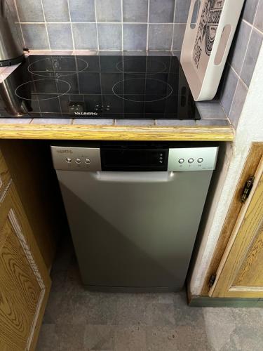 Dapur atau dapur kecil di Appartement entier duplex 34m2 au seignus Allos