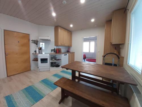 Η κουζίνα ή μικρή κουζίνα στο Cozy Guesthouse Ollinmäki