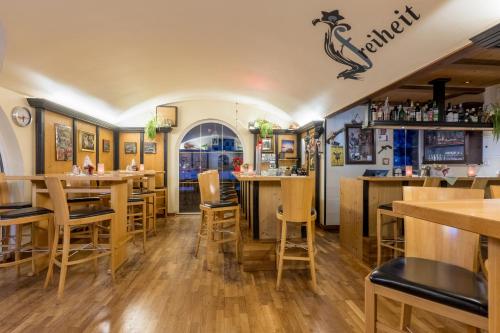Lounge nebo bar v ubytování Gasthof Enzian
