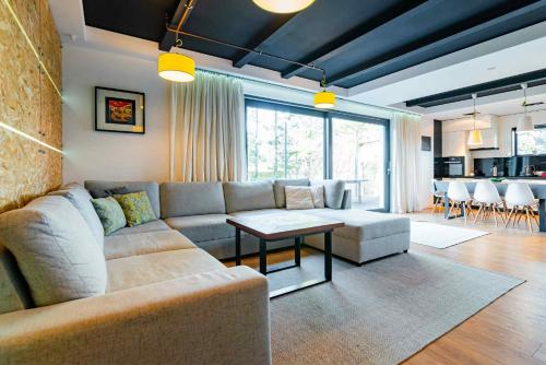 Willa WHITE GLOVE NARTY