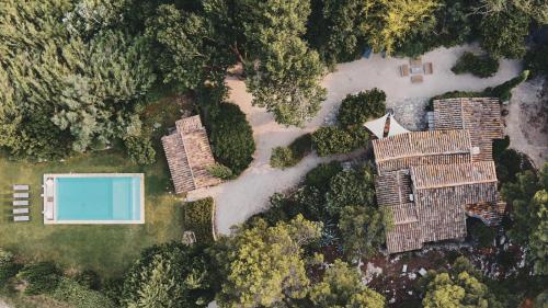 Mas des Alpilles au cœur de la nature avec piscine