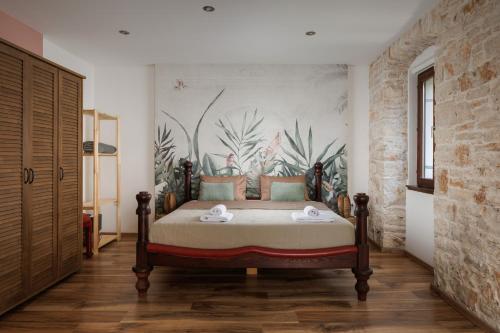 Old Town Nona Apartment with Balcony, Garden & FREE PARKING