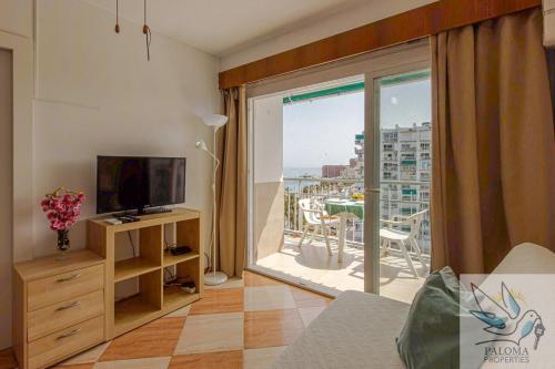Excellent apt with sea views