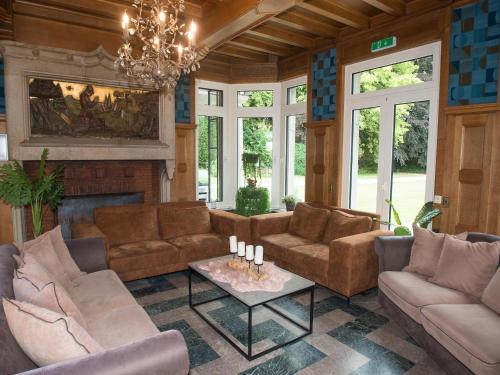 Gallery image of Luxury Estate with Pool & Spa, cleaning included in Jamoigne