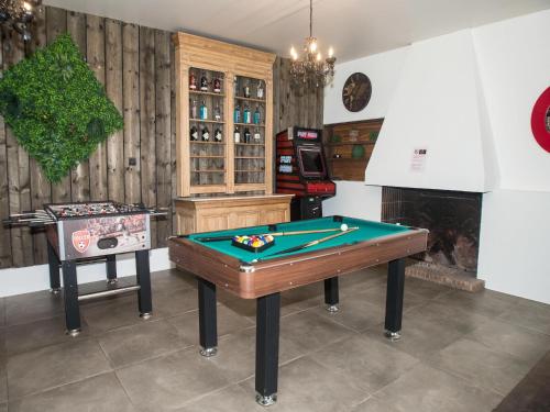 Gallery image of Luxury Estate with Pool & Spa, cleaning included in Jamoigne