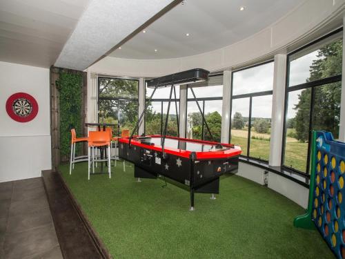 Gallery image of Luxury Estate with Pool & Spa, cleaning included in Jamoigne