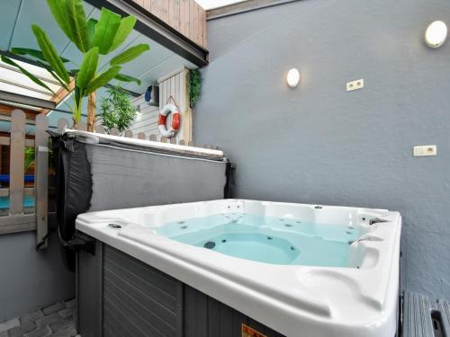 GoesnesにあるLuxury Pool Villa in Goesnes, cleaning includedのギャラリーの写真