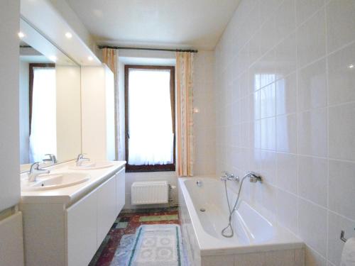 Fotografie z fotogalerie ubytování Spacious retreat, Daverdisse, cleaning included v destinaci Daverdisse