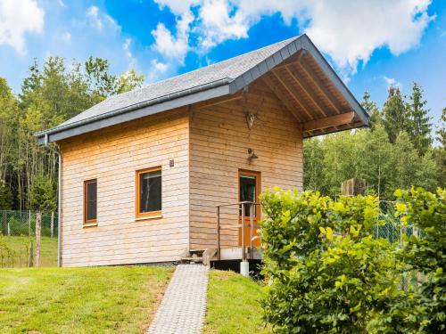 Foto da galeria de Secluded Chalet in Rogery, cleaning included em Rogery