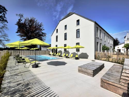 Gallery image of Group Retreat with Spa, cleaning included in Sainte-Cécile
