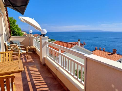Sea-view apartments, 2 bedrooms, 2 baths, 50 meters from beach!