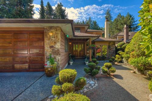 Zahrada ubytování Luxury 3BR Home, 2 King Beds, Near cafes and groceries