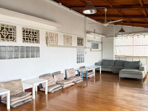 Posezení v ubytování Baan Nampetch Hostel