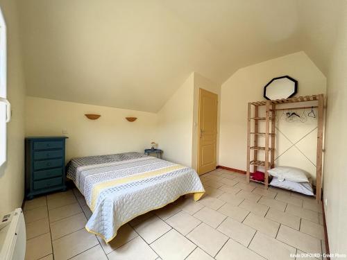 Katil atau katil-katil dalam bilik di # Calme, Clim, Piscine en bord d'Ardèche #