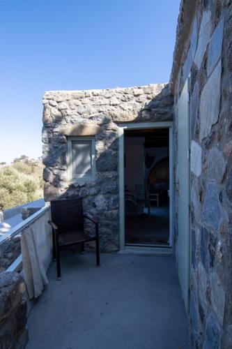 Φωτογραφία από το άλμπουμ του Messes Traditional Stone House with Amazing Sea View 2 στο Μανδράκι
