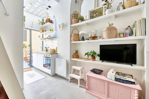 Evangile - Cosy studio avec petite cour privee