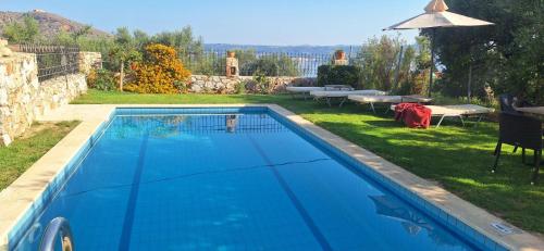Kolam renang di atau dekat dengan Sea view villa Stelios with Private pool Near the beach